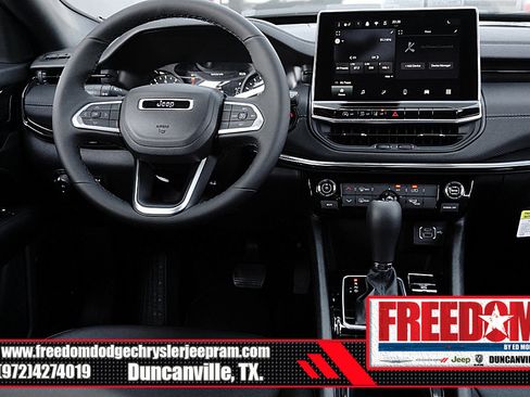 New 2026 Jeep Compass Latitude image 17