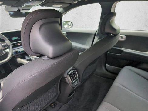 Used 2024 Hyundai Ioniq 6 SE RWD image 16