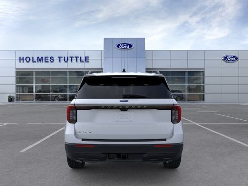 New 2026 Ford Explorer Active RWD image 5