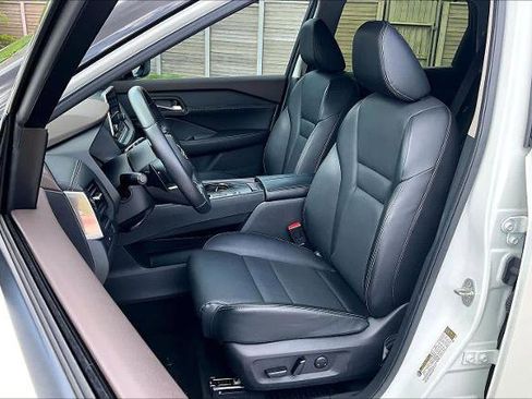 Certified 2023 Nissan Rogue SV w/ SV Premium B Package image 8