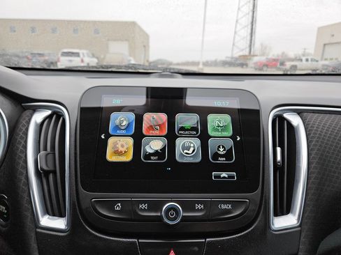 Used 2018 Chevrolet Malibu LT w/ Redline Edition image 13