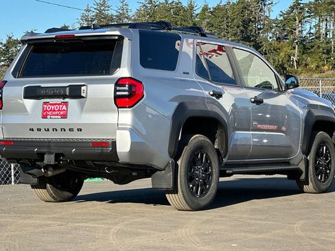 New 2026 Toyota 4Runner SR5 image 5