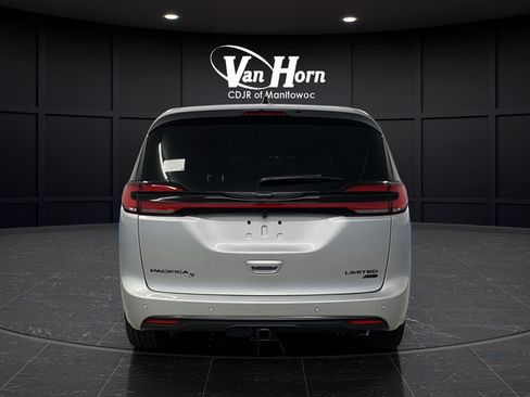 New 2026 Chrysler Pacifica Limited w/ S Appearance Package AWD/4WD image 14