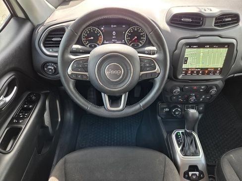 Certified 2022 Jeep Renegade Latitude w/ Convenience Group AWD/4WD image 16