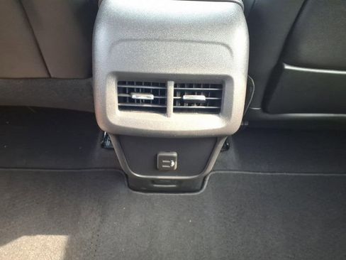 Used 2022 GMC Terrain SLT w/ LPO, 'HIT The Road' Package FWD image 13