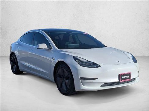 Used 2020 Tesla Model 3 Long Range image 3