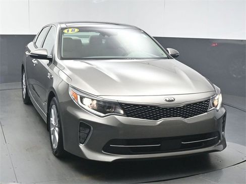 Used 2018 Kia Optima EX w/ Technology Package image 2