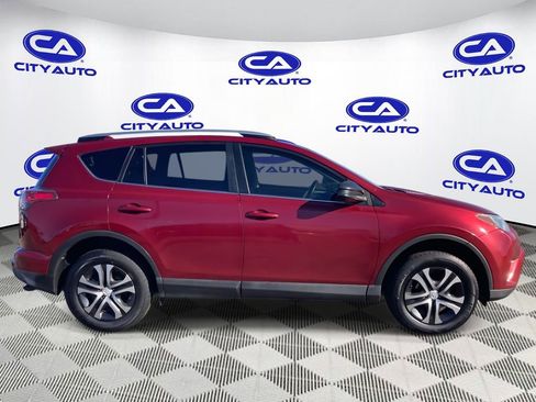 Used 2018 Toyota RAV4 LE image 2