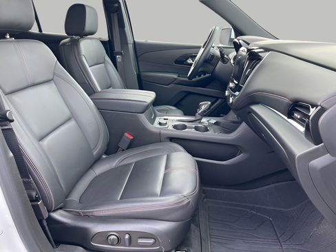 Used 2023 Chevrolet Traverse RS image 38