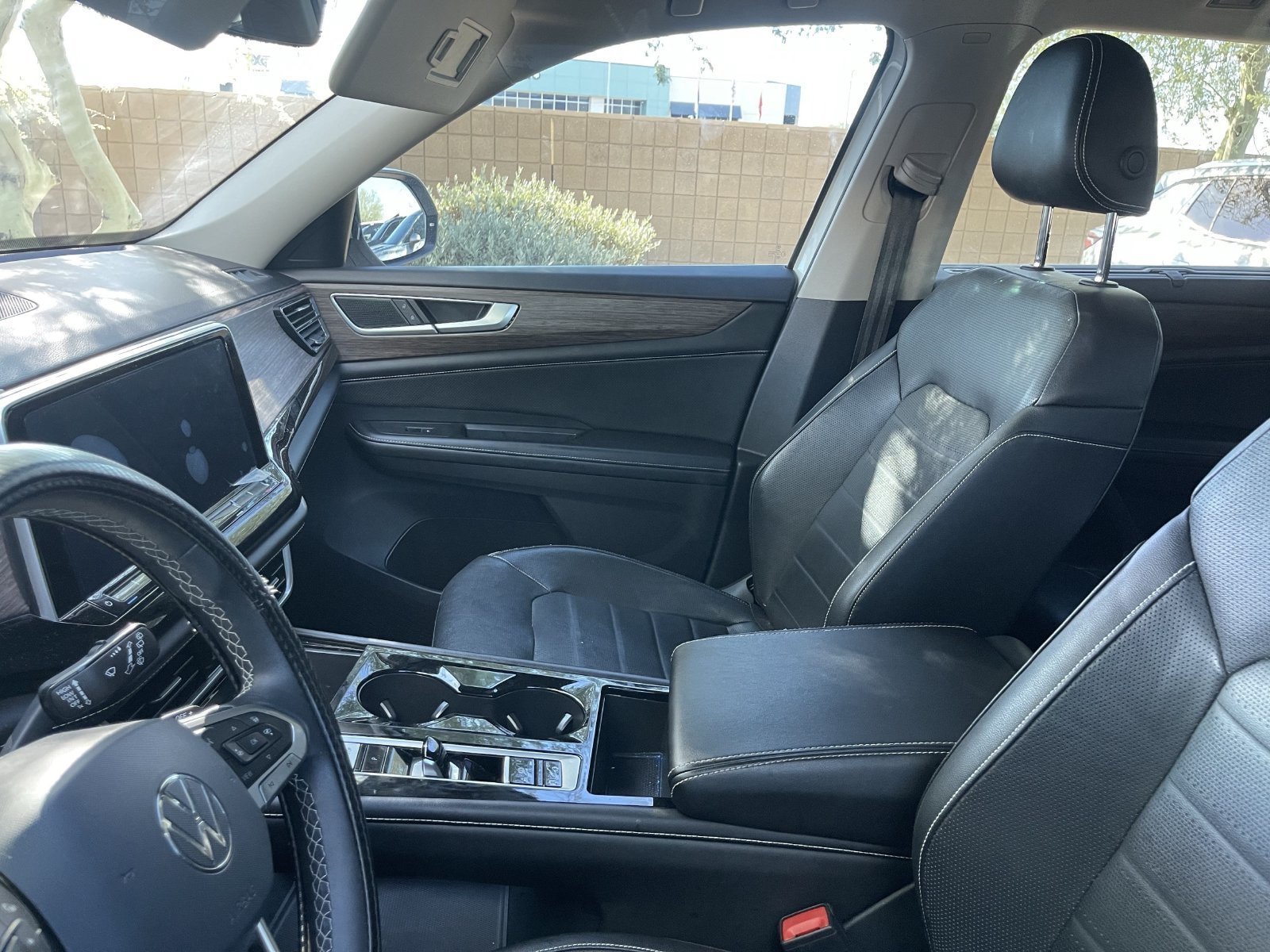Used 2024 Volkswagen Atlas SEL AWD/4WD image 9