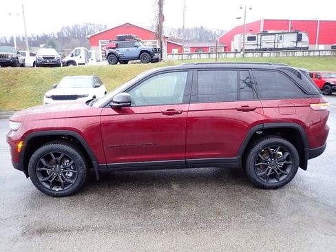 New 2025 Jeep Grand Cherokee Limited w/ MOPAR Finishing Package AWD/4WD image 2