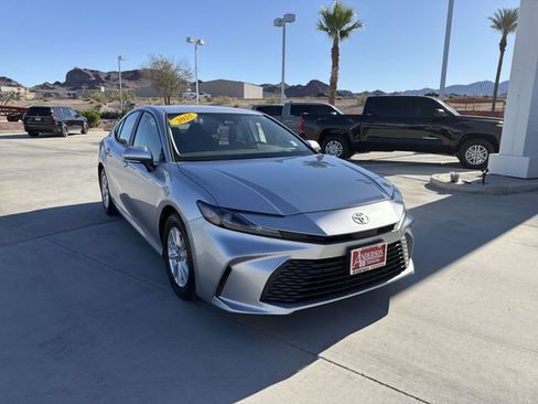 Used 2025 Toyota Camry LE image 3