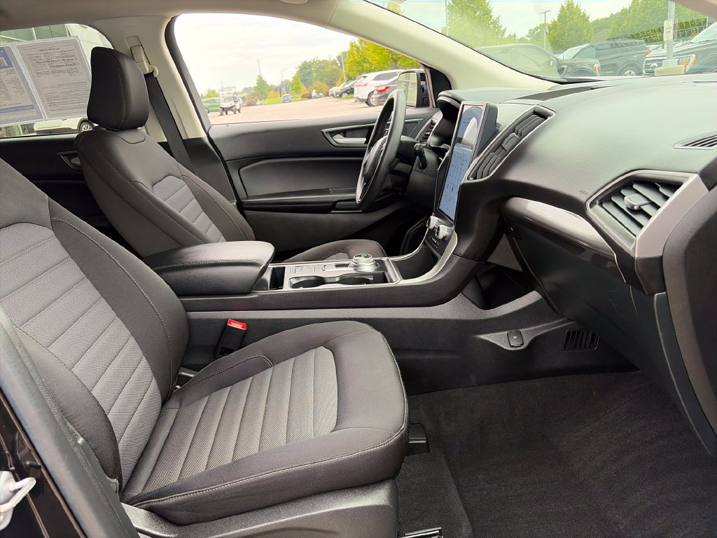 Used 2024 Ford Edge SE w/ Black Appearance Package AWD/4WD image 11