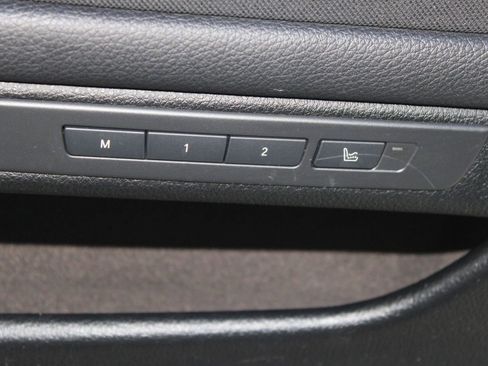 Used 2012 BMW 550i xDrive Sedan image 17