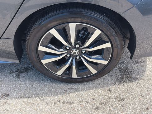 Certified 2023 Honda Civic EX image 9