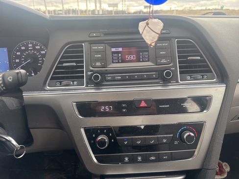 Used 2017 Hyundai Sonata SE image 11