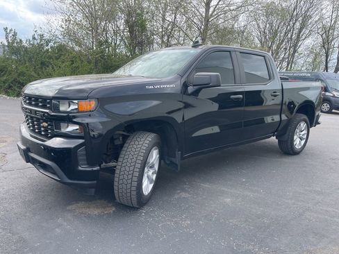 Used 2022 Chevrolet Silverado 1500 Custom image 2