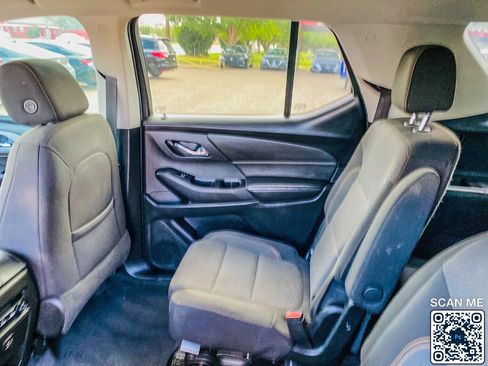 Used 2020 Chevrolet Traverse LT FWD image 28