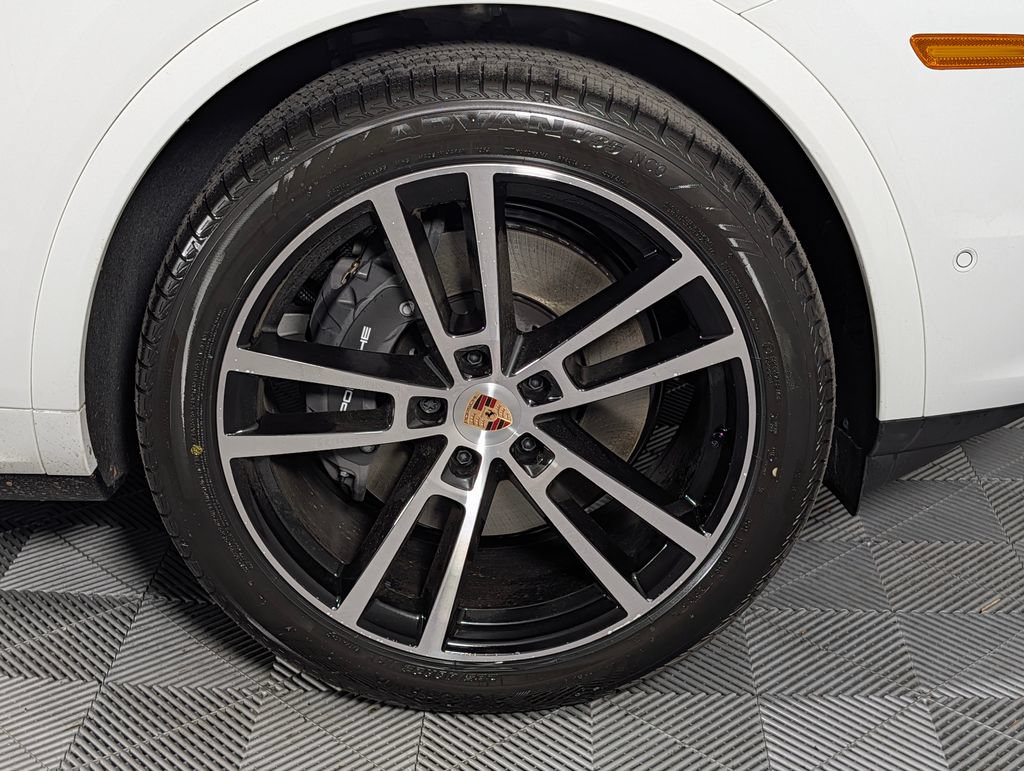 Certified 2026 Porsche Cayenne AWD/4WD image 14