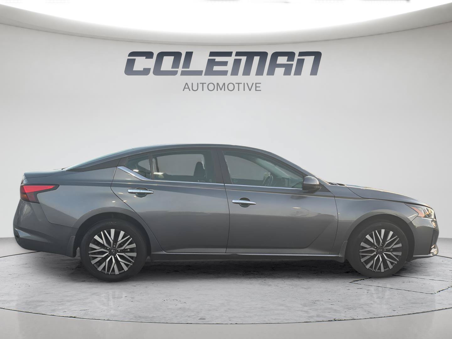 Used 2023 Nissan Altima 2.5 SV w/ SV Premium Package AWD/4WD image 6