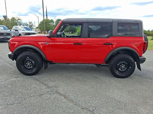 Used 2023 Ford Bronco Black Diamond image 4