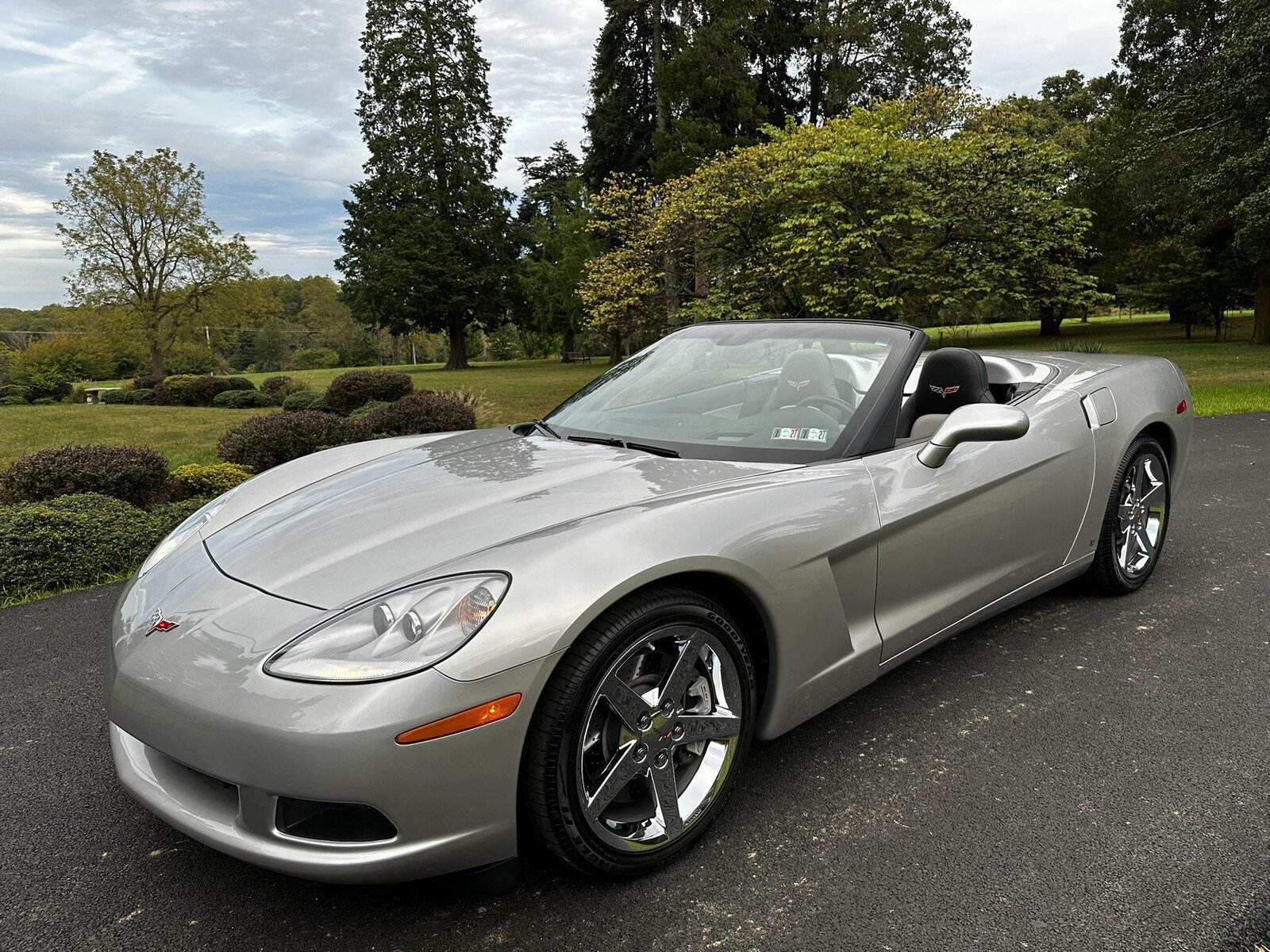 Used 2007 Chevrolet Corvette Convertible w/ Preferred Equipment Group RWD image 4