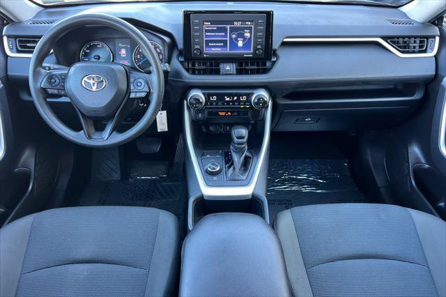 Certified 2022 Toyota RAV4 LE AWD/4WD image 3