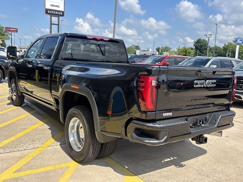 New 2026 GMC Sierra 3500 Denali Ultimate w/ LPO, Black Badging Package AWD/4WD image 8