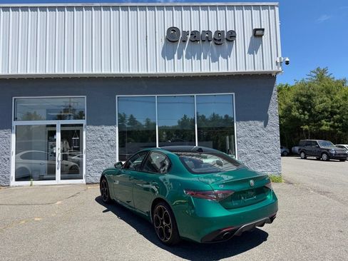Used 2025 Alfa Romeo Giulia AWD w/ Driving Assist Package image 5