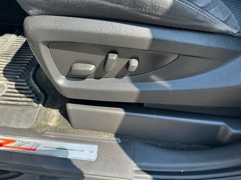 Used 2017 Chevrolet Silverado 1500 LT w/ All Star Edition AWD/4WD image 17