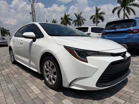 Used 2023 Toyota Corolla LE FWD image 1
