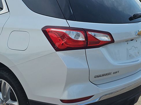 Used 2018 Chevrolet Equinox Premier image 35