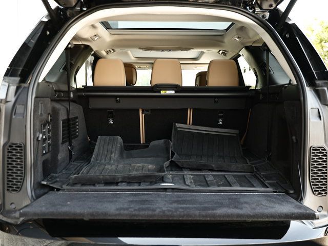 Used 2025 Land Rover Discovery Metropolitan Edition AWD/4WD image 37