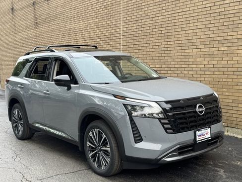 New 2026 Nissan Pathfinder Platinum AWD/4WD image 2