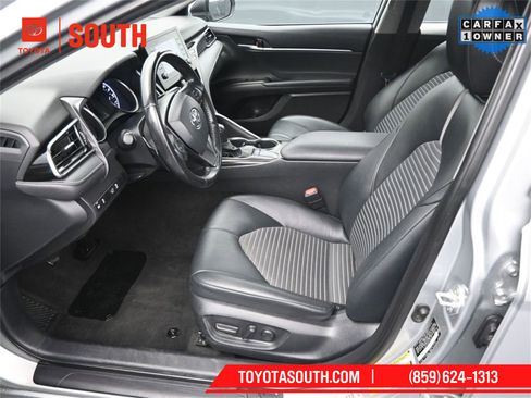 Used 2023 Toyota Camry SE image 9