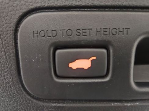 Certified 2025 Honda Pilot Touring image 29