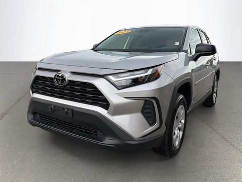 Used 2023 Toyota RAV4 LE AWD/4WD image 8