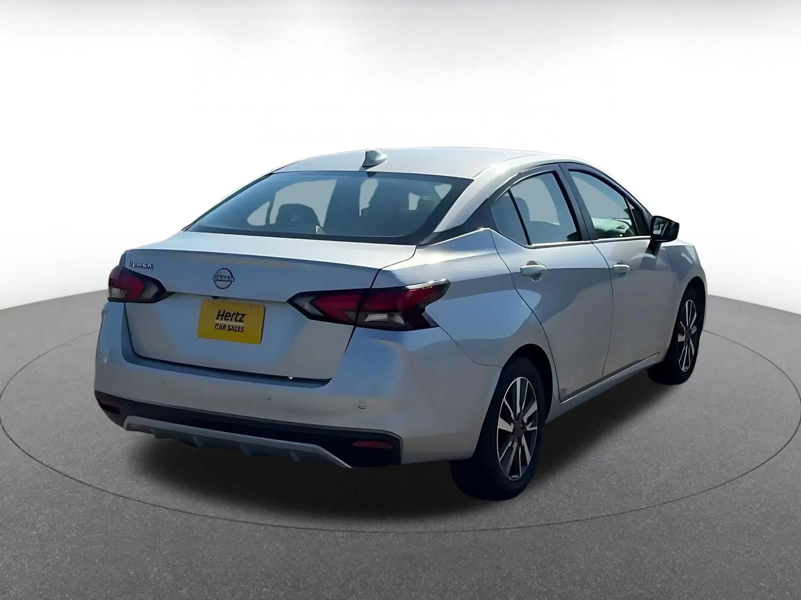 Used 2025 Nissan Versa SV FWD image 13