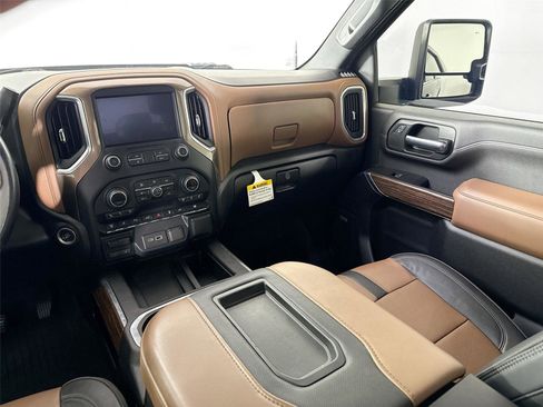 Used 2022 Chevrolet Silverado 3500 High Country w/ Safety Package II image 31