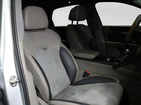 Used 2022 Bentley Bentayga image 6