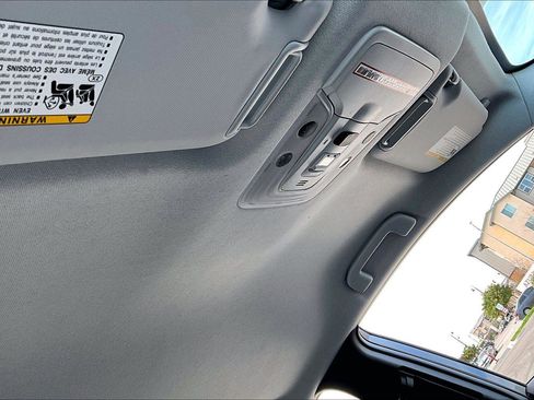 Used 2022 Toyota Prius Prime XLE image 20