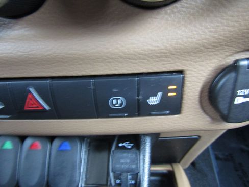 Used 2016 Jeep Wrangler Unlimited Sahara w/ Connectivity Group image 25