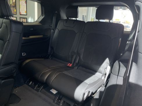 Certified 2025 Jeep Grand Cherokee L Altitude image 33