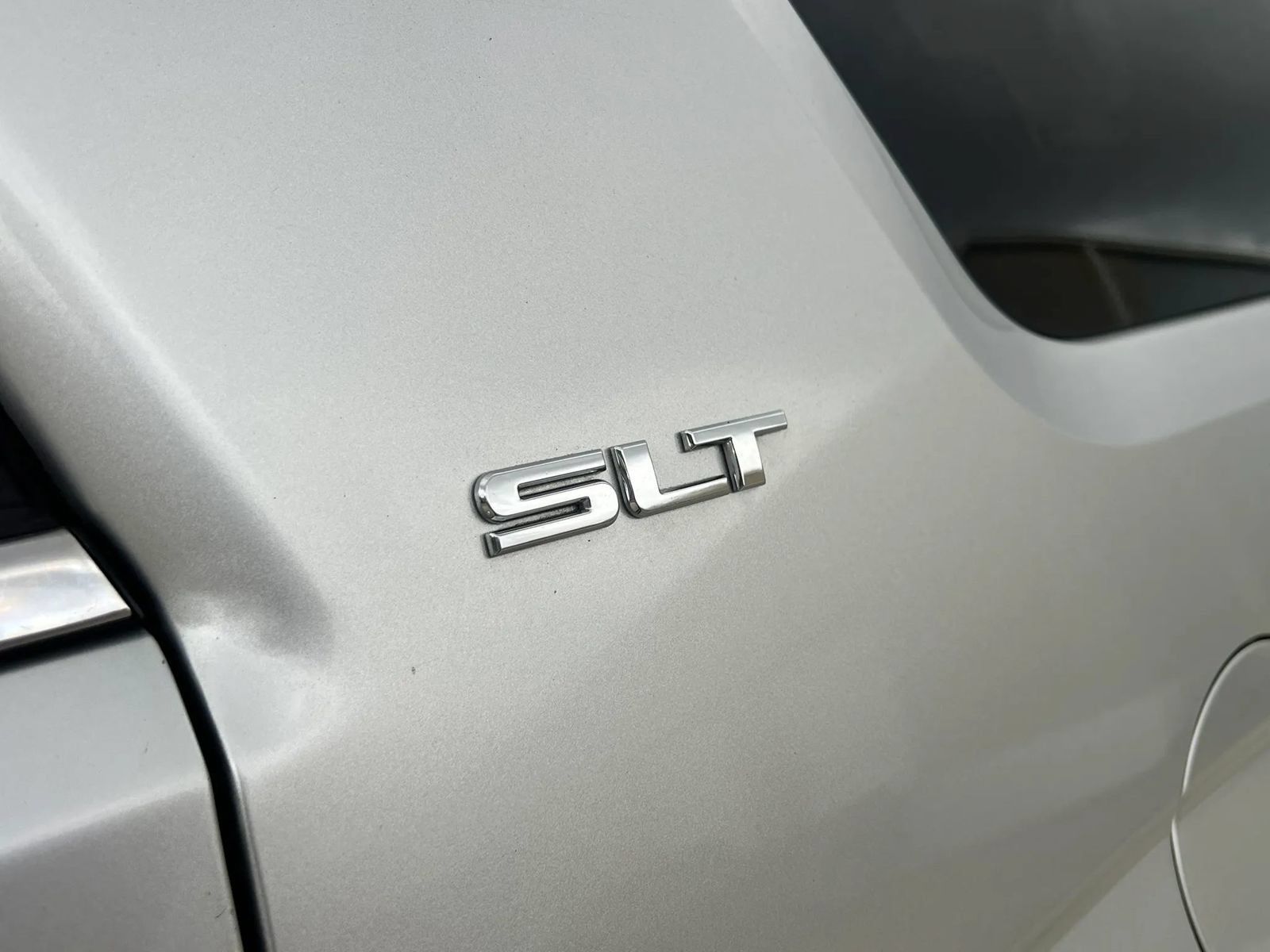 Used 2015 GMC Acadia SLT AWD/4WD image 42