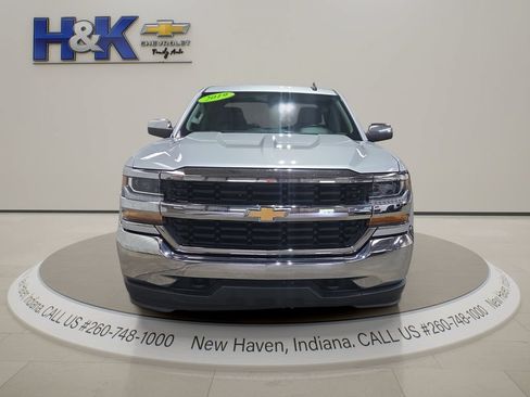 Used 2017 Chevrolet Silverado 1500 LT AWD/4WD image 2
