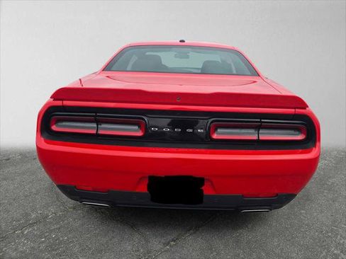 Used 2022 Dodge Challenger GT RWD image 4