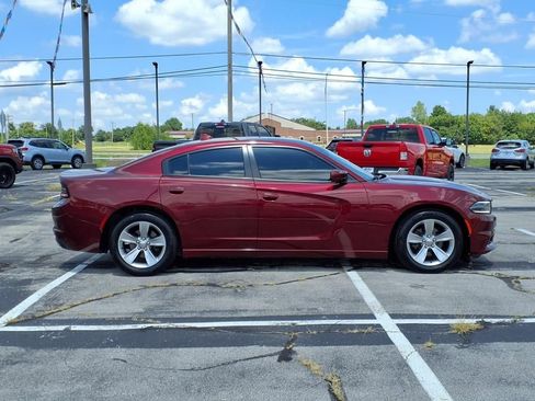 Used 2017 Dodge Charger SXT image 8