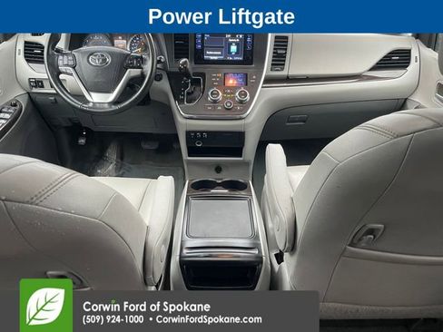 Used 2015 Toyota Sienna XLE image 16