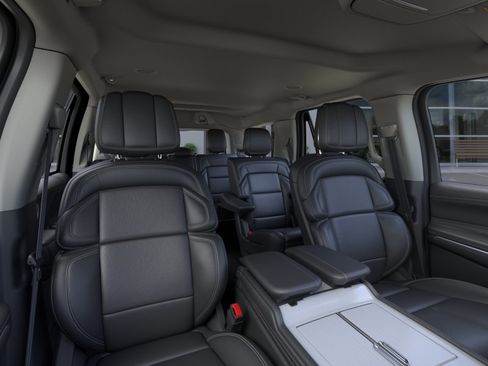 New 2026 Lincoln Navigator Premiere AWD/4WD image 10