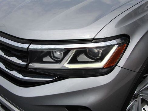 Used 2021 Volkswagen Atlas SE image 33